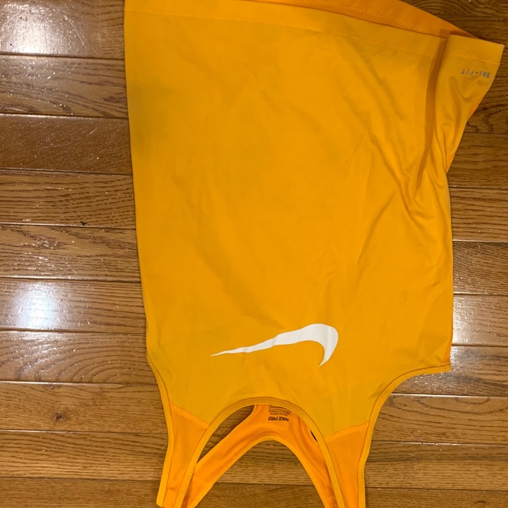 nike pro tank top